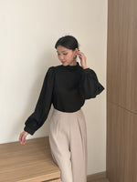 Muat gambar ke penampil Galeri, Kadaka T-0321 Blouse High Neck Tangan Panjang Puffy Korea
