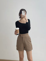 Muat gambar ke penampil Galeri, Kadaka B-0165 Celana Pendek Tweed Short Pants Wanita
