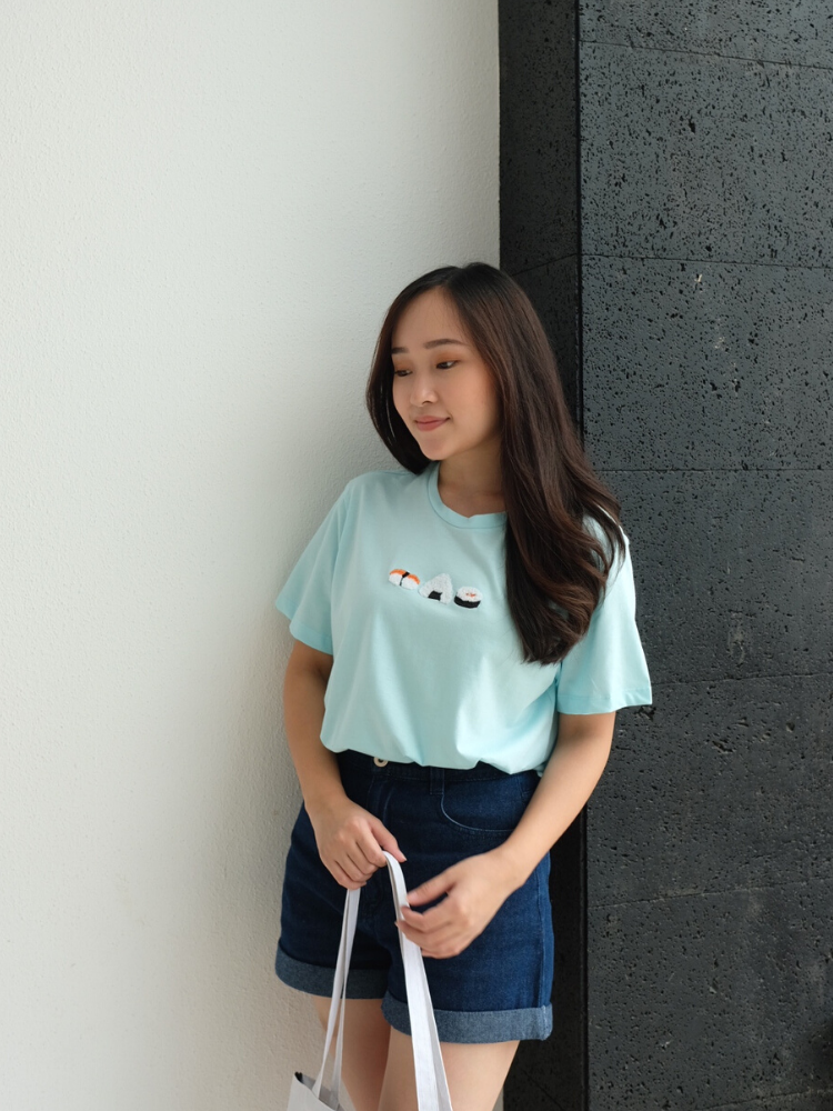 Kadaka T-0328 Tshirt Kaos Sushi Cute Embroidery Timbul