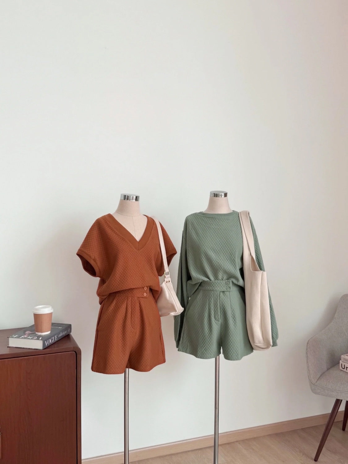Kadaka T-0394 Sweater Crop Premium Cotton Emboss