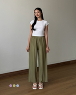 Load image into Gallery viewer, Kadaka Elise Pleats Culotte Pants | Celana Kulot Pleats Wanita | Pleats Please Collection B-0158
