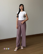 Load image into Gallery viewer, Kadaka Elise Pleats Culotte Pants | Celana Kulot Pleats Wanita | Pleats Please Collection B-0158

