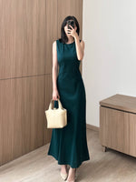 Load image into Gallery viewer, Kadaka D-0251 Maxi Dress with Adjustable Waist | Dress Panjang Wanita Serut
