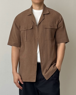 Muat gambar ke penampil Galeri, Kadaka Flynn Shirt | Mens Linen Shirt with Pockets | Kemeja Men Tangan Pendek Pria Linen Detail Pockets | MT-0185
