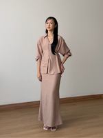 Muat gambar ke penampil Galeri, Kadaka Whisper Top | Long Sleeve Shirt Adjustable Waist | Kemeja Wanita Lengan Panjang | Cloud Nine Collection T-0566

