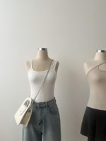 Muat gambar ke penampil Galeri, Kadaka T-0469 Cross Tanktop Stretch Wanita
