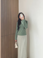 Muat gambar ke penampil Galeri, Kadaka T-0530 Turtle Neck Knit Stretch Emboss Top | Atasan Wanita Lengan Panjang Emboss
