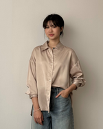 Muat gambar ke penampil Galeri, Kadaka T-0428 Kemeja Oversized Satin Wanita
