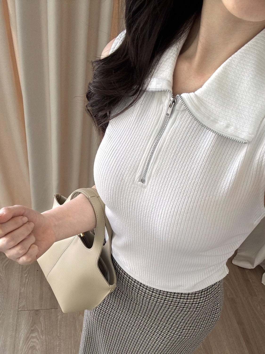 Kadaka T-0525 Sleeveless Zipper Knit Scrunch Top | Atasan Wanita Knit Kerah | Knot Your Average Collection