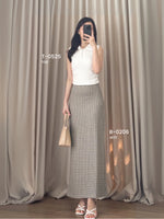 Muat gambar ke penampil Galeri, Kadaka T-0525 Sleeveless Zipper Knit Scrunch Top | Atasan Wanita Knit Kerah | Knot Your Average Collection
