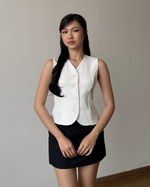 Load image into Gallery viewer, Kadaka Sylvie Top | Basic Vest Top Tailored Cut | Atasan Rompi Wanita | Day and Night Collection T-0533

