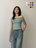 Load image into Gallery viewer, Kadaka Alina Top | Top Off Shoulder Ribbed Knit | Atasan Sabrina Wanita | Daily Ease Collection T-0535
