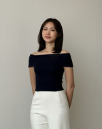 Muat gambar ke penampil Galeri, Kadaka Alina Top | Top Off Shoulder Ribbed Knit | Atasan Sabrina Wanita | Daily Ease Collection T-0535
