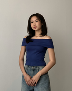 Muat gambar ke penampil Galeri, Kadaka Alina Top | Top Off Shoulder Ribbed Knit | Atasan Sabrina Wanita | Daily Ease Collection T-0535
