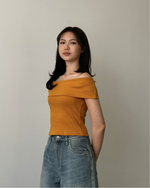 Muat gambar ke penampil Galeri, Kadaka Alina Top | Top Off Shoulder Ribbed Knit | Atasan Sabrina Wanita | Daily Ease Collection T-0535
