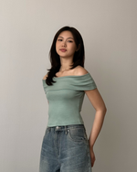 Muat gambar ke penampil Galeri, Kadaka Alina Top | Top Off Shoulder Ribbed Knit | Atasan Sabrina Wanita | Daily Ease Collection T-0535
