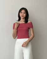 Muat gambar ke penampil Galeri, Kadaka Alina Top | Top Off Shoulder Ribbed Knit | Atasan Sabrina Wanita | Daily Ease Collection T-0535
