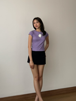 Load image into Gallery viewer, Kadaka Thea Top | Capsleeve Baby Tee with Detachable Flower Pin | Tshirt Kaos Wanita Bunga | Daily Ease Collection T-0539
