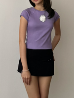 Load image into Gallery viewer, Kadaka Thea Top | Capsleeve Baby Tee with Detachable Flower Pin | Tshirt Kaos Wanita Bunga | Daily Ease Collection T-0539
