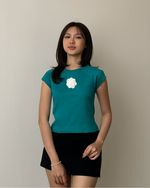 Muat gambar ke penampil Galeri, Kadaka Thea Top | Rose Baby Tee | Tshirt Kaos Wanita Bunga | Daily Ease Collection T-0539
