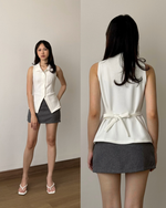 Load image into Gallery viewer, Kadaka Sienna Top | Sleeveless Shirt Top | Atasan Wanita Kerah Tanpa Lengan | Everyday Basics Collection T-0561
