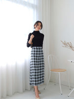 Muat gambar ke penampil Galeri, Kadaka B-0140 Skirt Tweed Midi Tartan Kotak-kotak Korea
