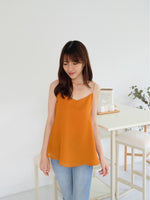 Muat gambar ke penampil Galeri, Kadaka T-0382 Camisole Tanktop Tali Spaghetti Flowy
