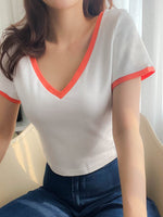 Muat gambar ke penampil Galeri, Kadaka T-0405 Crop Top V-Neck Tshirt
