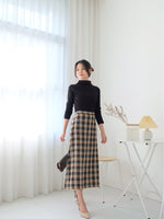 Muat gambar ke penampil Galeri, Kadaka B-0140 Skirt Tweed Midi Tartan Kotak-kotak Korea
