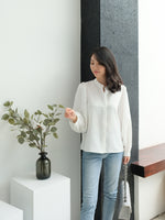 Muat gambar ke penampil Galeri, Kadaka T-0387 Blouse Puff Sleeve Kancing Depan
