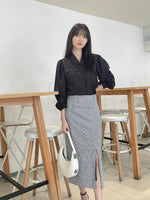 Muat gambar ke penampil Galeri, Kadaka B-0183 Midi Plaid Skirt Rok Wanita Korean Look Detail Slit
