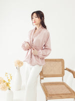 Muat gambar ke penampil Galeri, Kadaka O-0193 Outer Wanita Satin Ruffle Chantilly Lace with Obi Belt
