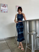 Muat gambar ke penampil Galeri, Kadaka B-0200 Tie Dye Scrunch Midi Skirt Rok Midi Wanita
