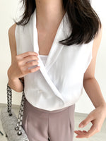 Load image into Gallery viewer, Kadaka T-0295 Two-way Sleeveless Top
