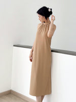 Muat gambar ke penampil Galeri, Kadaka D-0216 Long Halter Neck Party Dress
