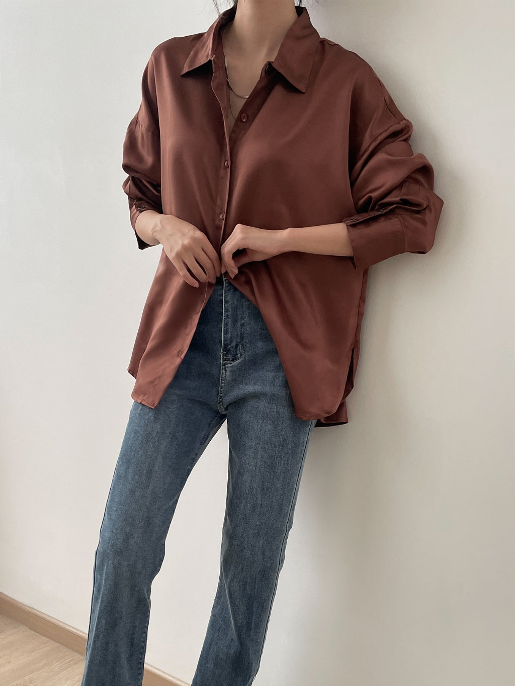 Kadaka T-0428 Kemeja Oversized Satin Wanita