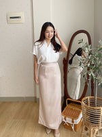 Muat gambar ke penampil Galeri, Kadaka B-0191 Satin Skirt Rok Maxi Wanita with Pockets
