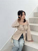Muat gambar ke penampil Galeri, Kadaka T-0557 Long Sleeve Square Neck Scrunch Top | Atasan Wanita Off Shoulder

