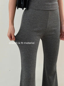 Kadaka B-0226 Flare Knit Pants | Celana Cutbray Knit Wanita | Knot Your Average Collection