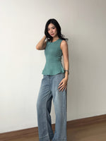 Muat gambar ke penampil Galeri, Kadaka Ariel Top | Sleeveless Peplum Top | Atasan Wanita Tanpa Lengan | T-0567
