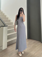 Load image into Gallery viewer, Kadaka D-0265 Pleated Maxi Dress with Adjustable Waist | Dress Panjang Pleats Wanita
