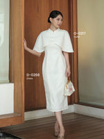 Load image into Gallery viewer, Kadaka O-0217 Cape Crop Outer | Luaran Outer Wanita
