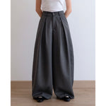 Load image into Gallery viewer, Kadaka Manhattan Pants | Pleated Barrel Pants | Celana Barrel Wanita | Brooklyn Collection B-0234

