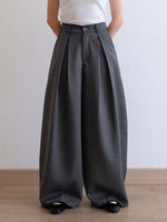 Load image into Gallery viewer, Kadaka Manhattan Pants | Pleated Barrel Pants | Celana Barrel Wanita | Brooklyn Collection B-0234
