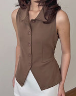 Load and play video in Gallery viewer, Kadaka Sienna Top | Sleeveless Shirt Top | Atasan Wanita Kerah Tanpa Lengan | Everyday Basics Collection T-0561
