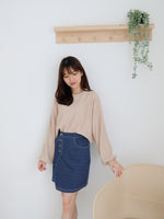 Muat gambar ke penampil Galeri, Kadaka T-0394 Sweater Crop Premium Cotton Emboss
