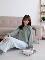 Muat gambar ke penampil Galeri, Kadaka T-0394 Sweater Crop Premium Cotton Emboss
