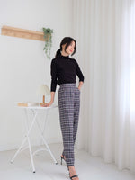 Muat gambar ke penampil Galeri, Kadaka B-0147 Plaid Tweed Tapered Pants Korean Style
